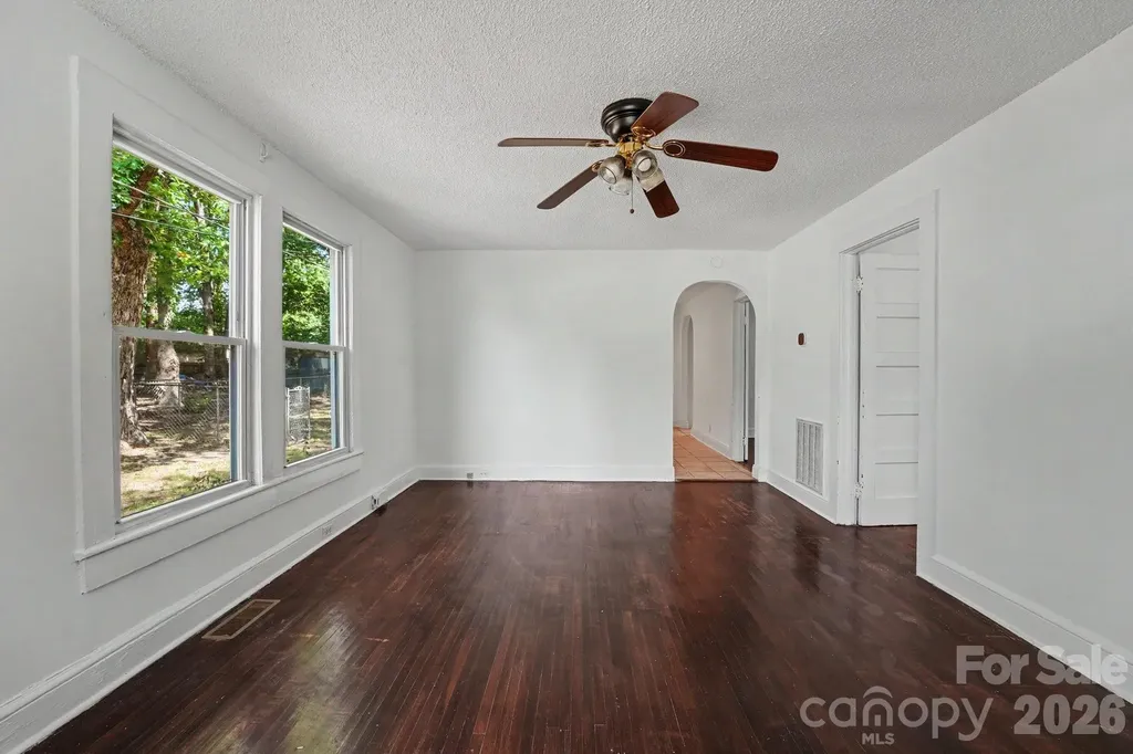 2111 Englewood Street Kannapolis NC 28083