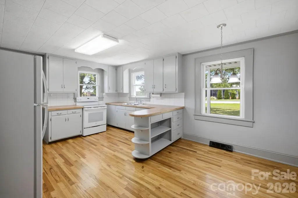 825 21st Street Drive SE Hickory NC 28602