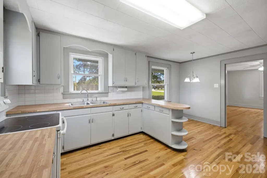 825 21st Street Drive SE Hickory NC 28602
