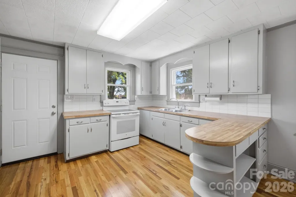 825 21st Street Drive SE Hickory NC 28602