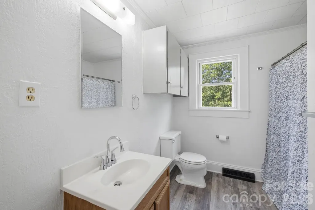 825 21st Street Drive SE Hickory NC 28602