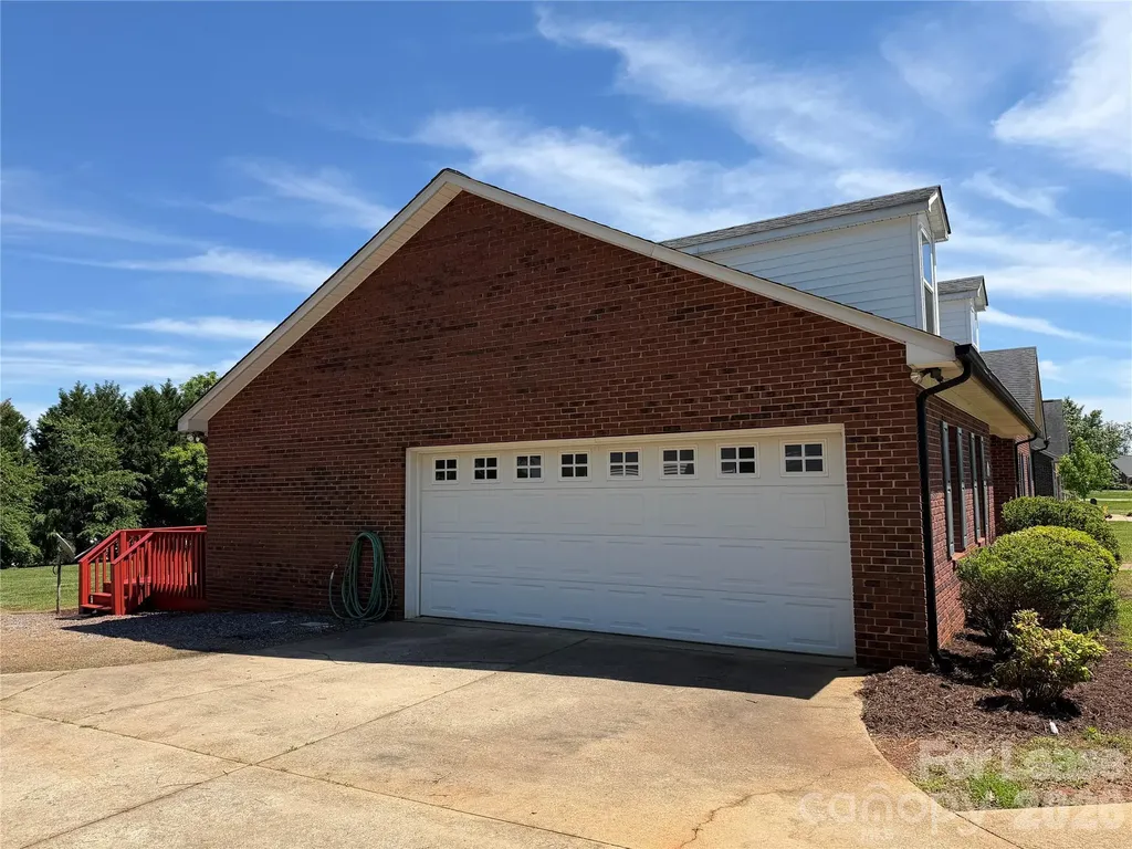 236 Meadow Oaks Drive Statesville NC 28625