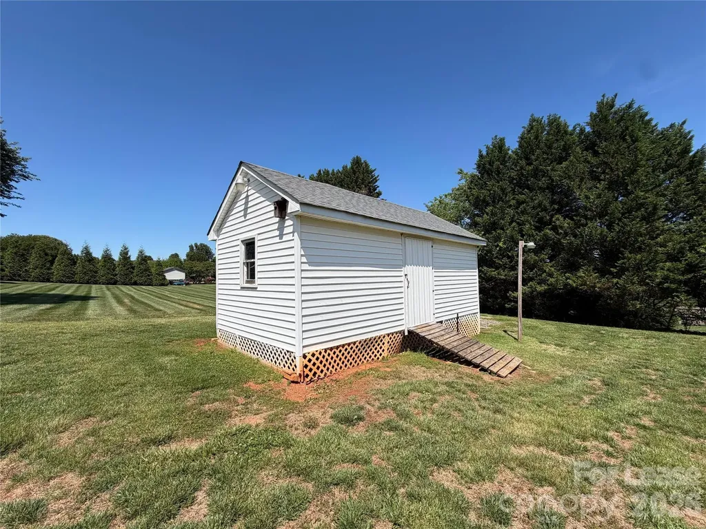 236 Meadow Oaks Drive Statesville NC 28625