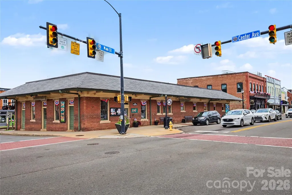 111-115 N Main Street Mooresville NC 28115