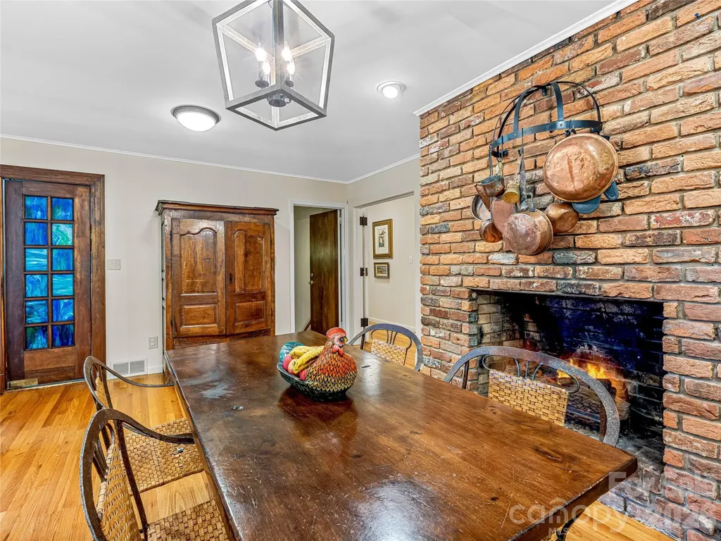 5 Hillcrest Road E Asheville NC 28804