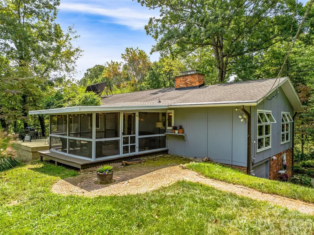 5 Hillcrest Road E Asheville NC 28804
