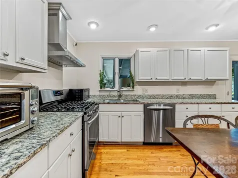 5 Hillcrest Road E Asheville NC 28804