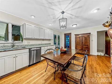 5 Hillcrest Road E Asheville NC 28804