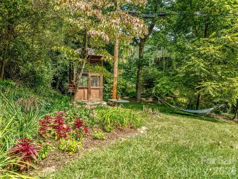 5 Hillcrest Road E Asheville NC 28804
