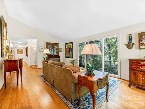 5 Hillcrest Road E Asheville NC 28804