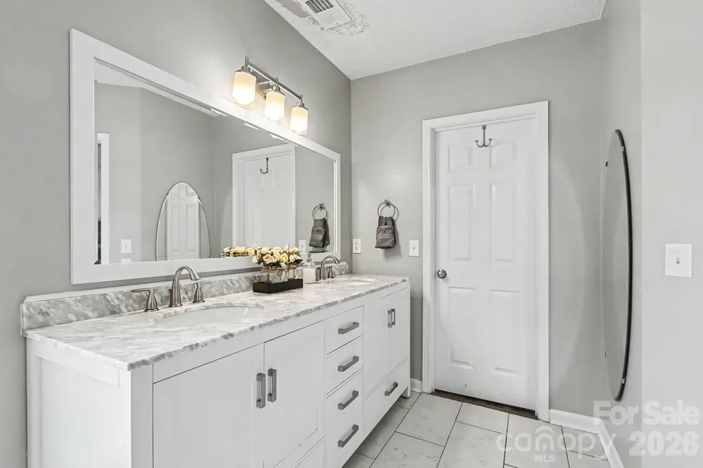 5912 Downfield Wood Drive Charlotte NC 28269