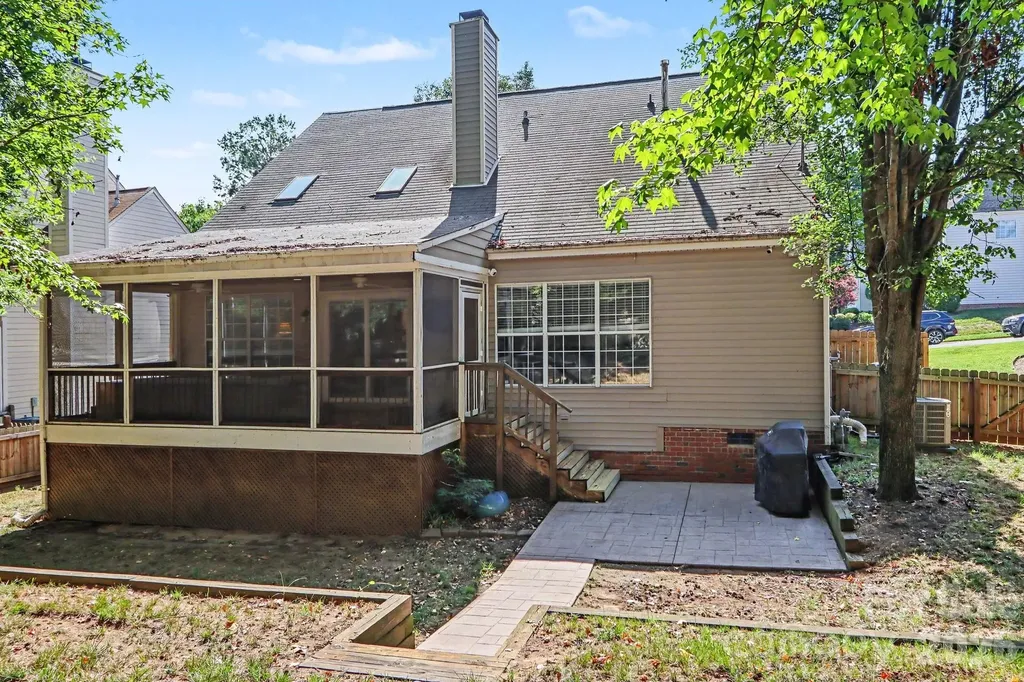 5912 Downfield Wood Drive Charlotte NC 28269