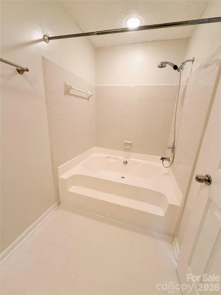 5839 Harris Grove Lane Charlotte NC 28212