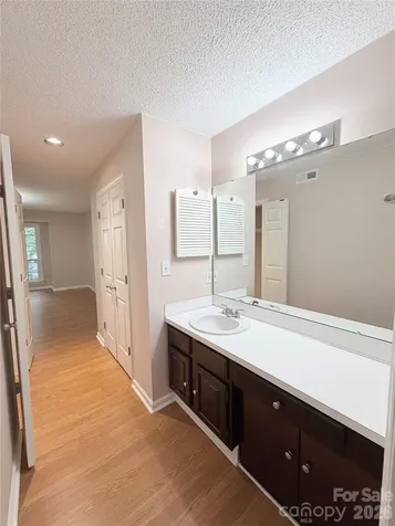 5839 Harris Grove Lane Charlotte NC 28212