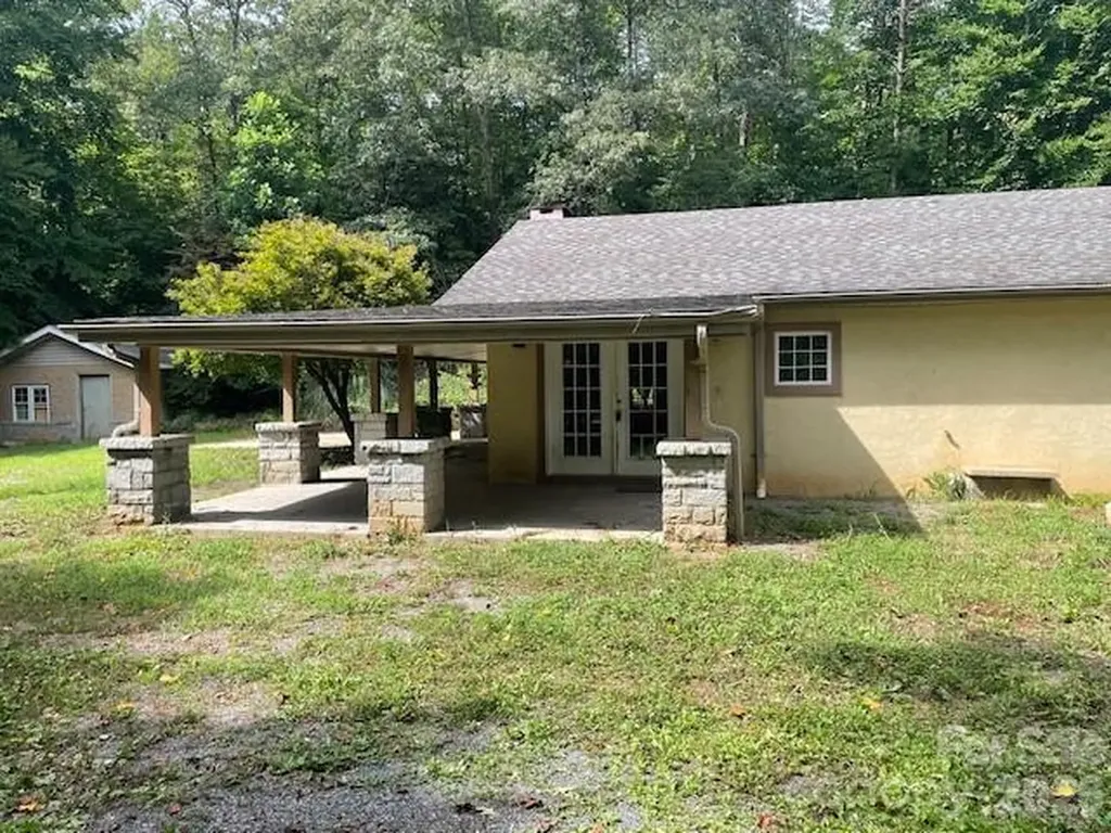 94 Robertson Drive Old Fort NC 28762