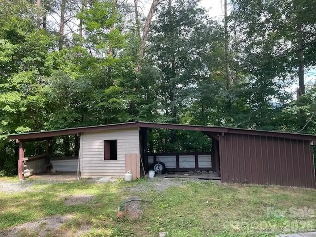 94 Robertson Drive Old Fort NC 28762