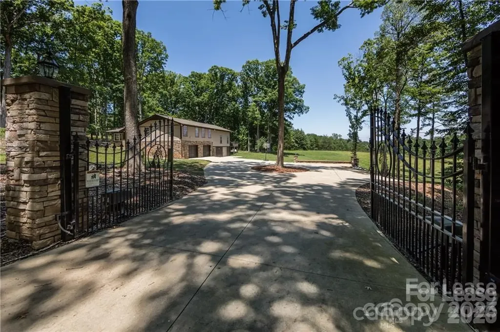 8511 Viking Drive Waxhaw NC 28173