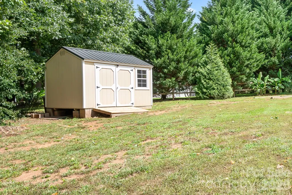 138 Valley Glen Drive Troutman NC 28166