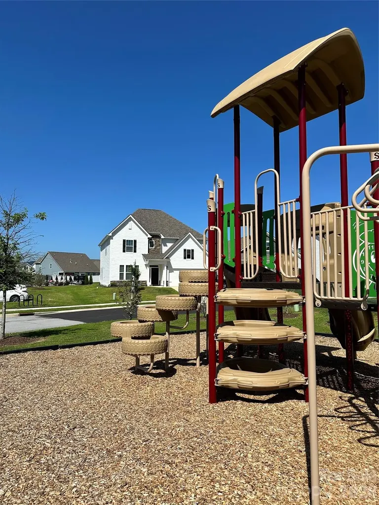 23 Silverthorne Court Hendersonville NC 28792