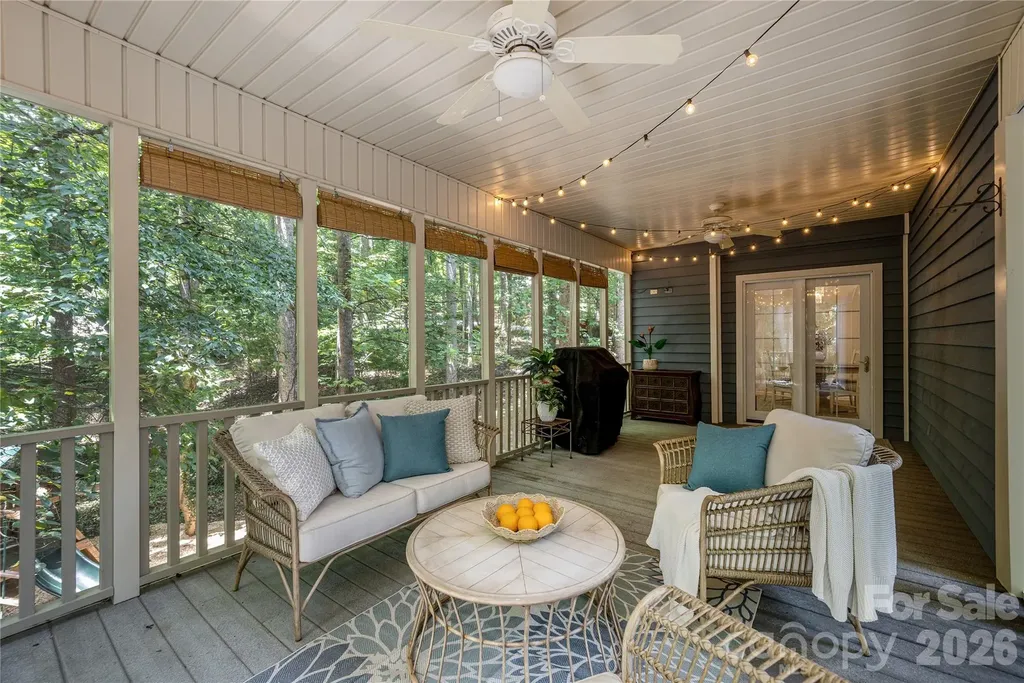 7 Oak Hollow Drive Asheville NC 28805