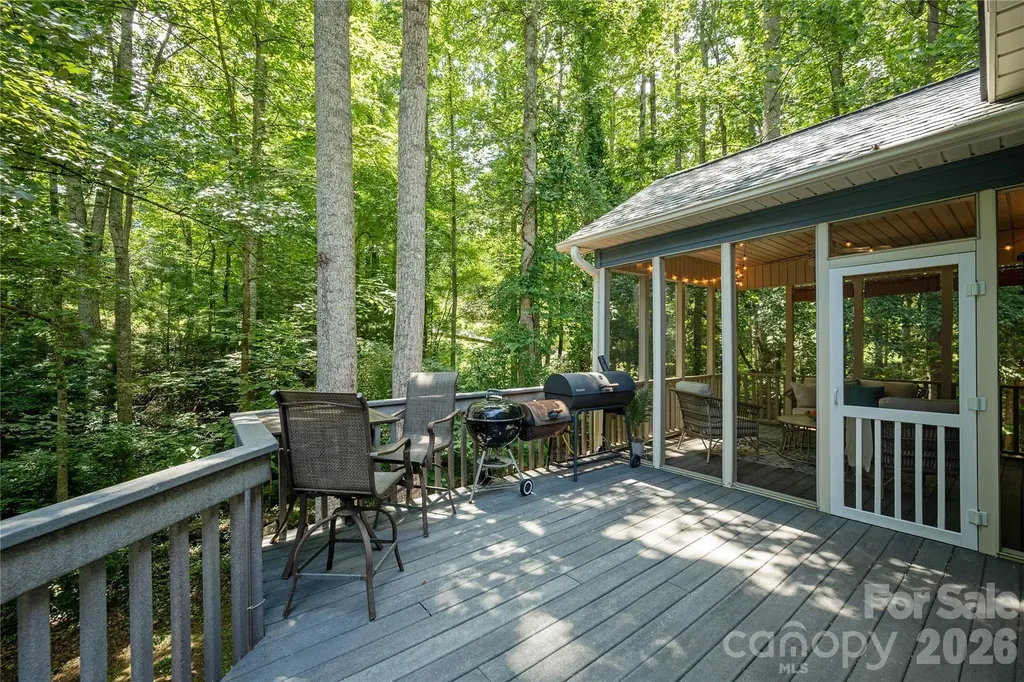 7 Oak Hollow Drive Asheville NC 28805