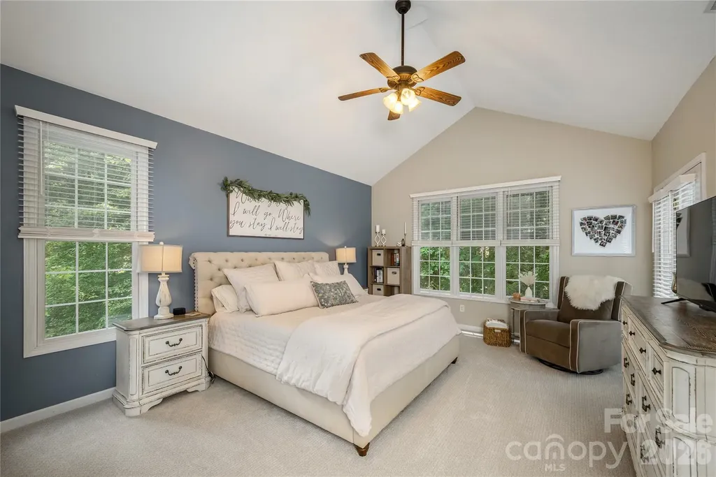 7 Oak Hollow Drive Asheville NC 28805