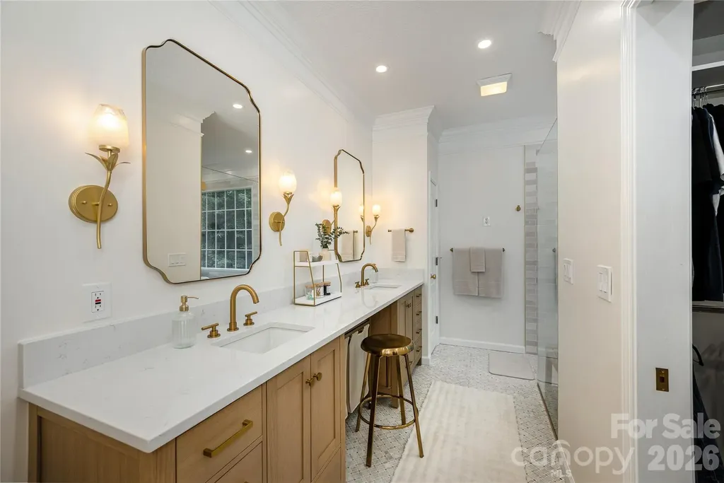 7 Oak Hollow Drive Asheville NC 28805