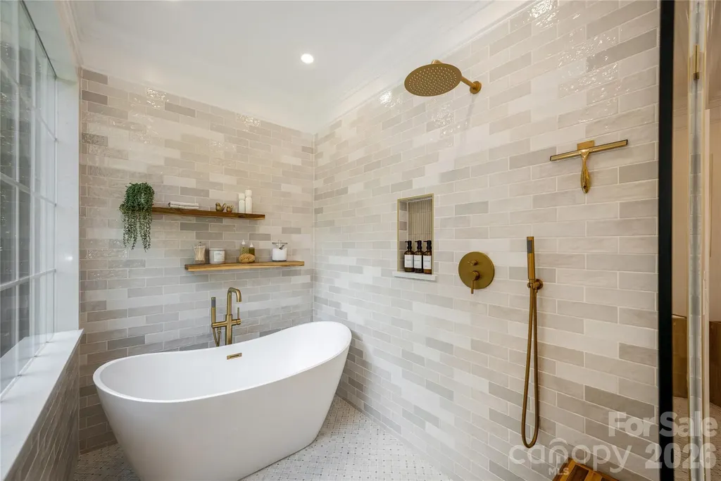 7 Oak Hollow Drive Asheville NC 28805