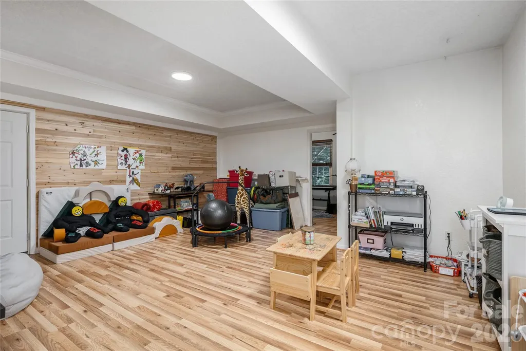 7 Oak Hollow Drive Asheville NC 28805