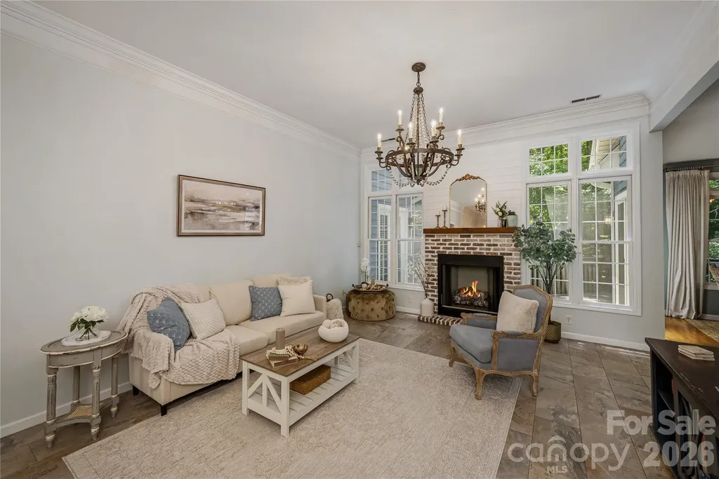 7 Oak Hollow Drive Asheville NC 28805
