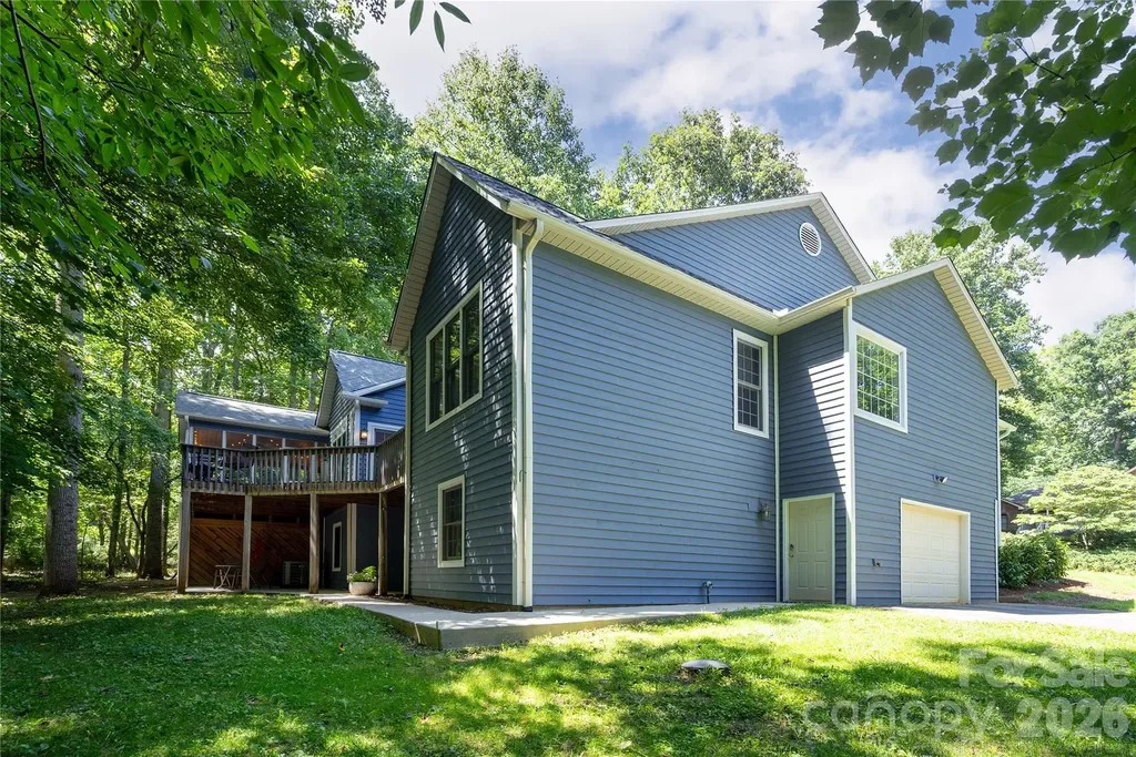 7 Oak Hollow Drive Asheville NC 28805
