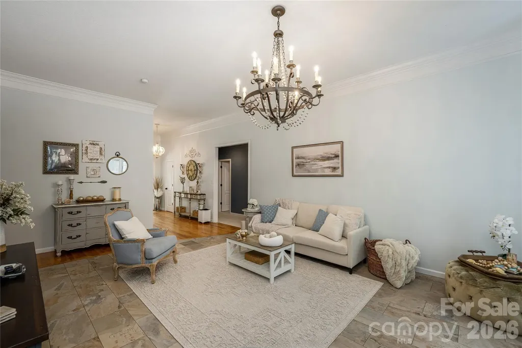 7 Oak Hollow Drive Asheville NC 28805