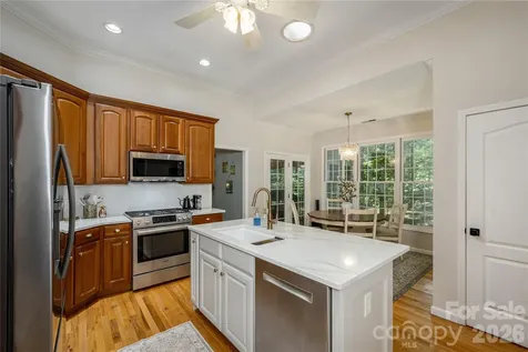 7 Oak Hollow Drive Asheville NC 28805