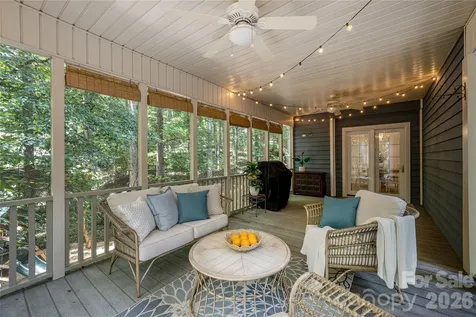 7 Oak Hollow Drive Asheville NC 28805