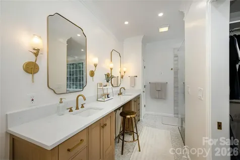 7 Oak Hollow Drive Asheville NC 28805
