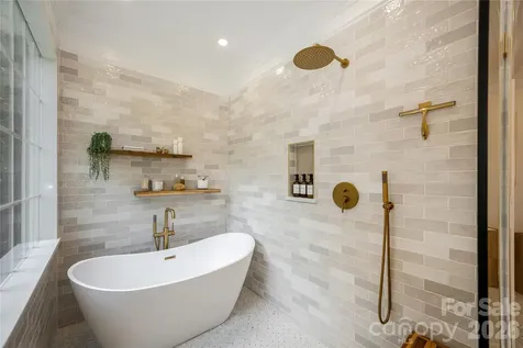 7 Oak Hollow Drive Asheville NC 28805