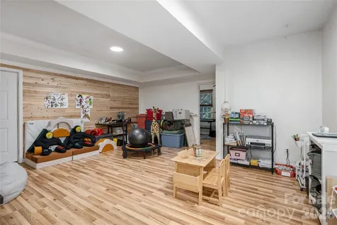 7 Oak Hollow Drive Asheville NC 28805