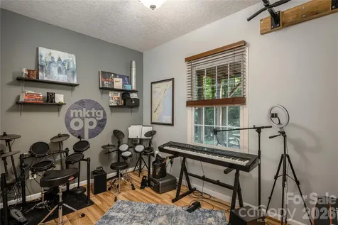 7 Oak Hollow Drive Asheville NC 28805