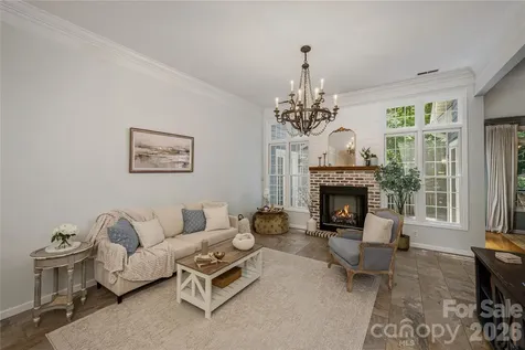 7 Oak Hollow Drive Asheville NC 28805