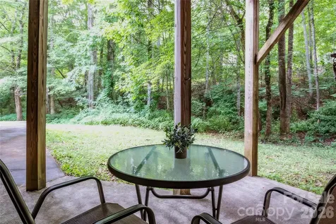 7 Oak Hollow Drive Asheville NC 28805
