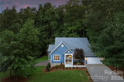 7 Oak Hollow Drive Asheville NC 28805