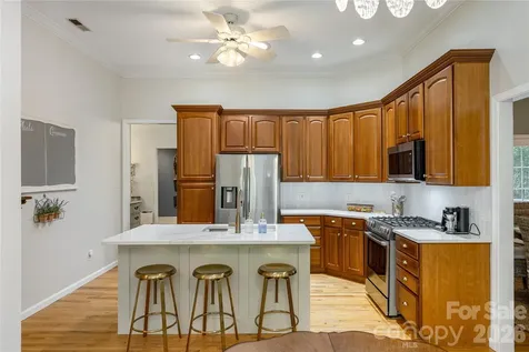 7 Oak Hollow Drive Asheville NC 28805