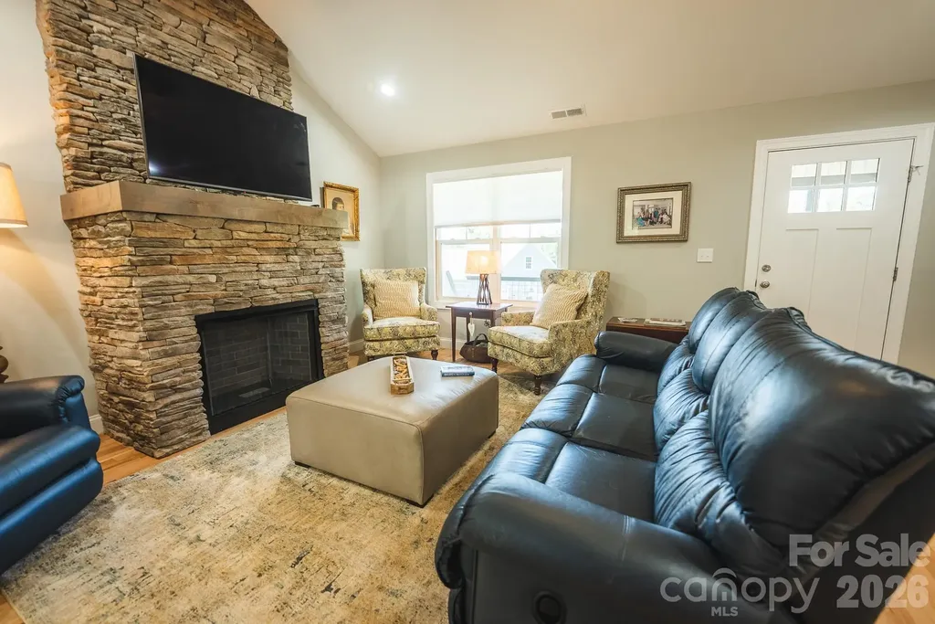 133 Maplewood Court Hudson NC 28638