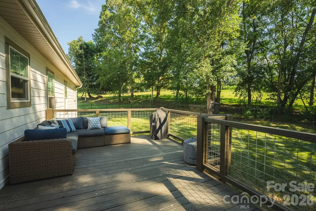 133 Maplewood Court Hudson NC 28638