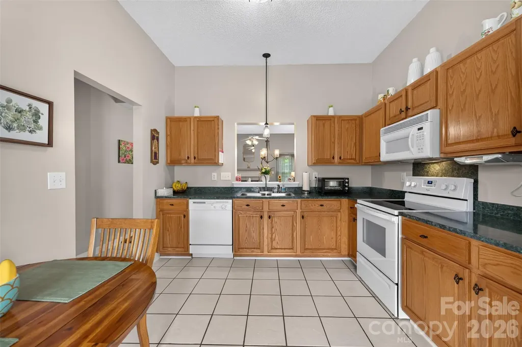 806 20th Avenue Place SE Hickory NC 28602