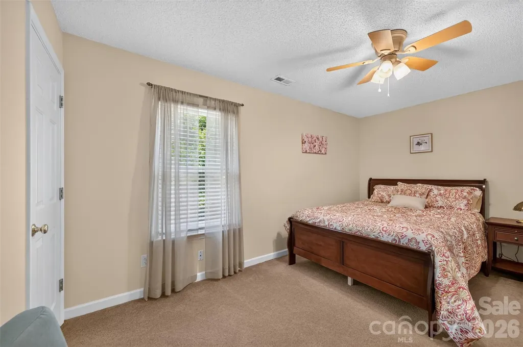 806 20th Avenue Place SE Hickory NC 28602