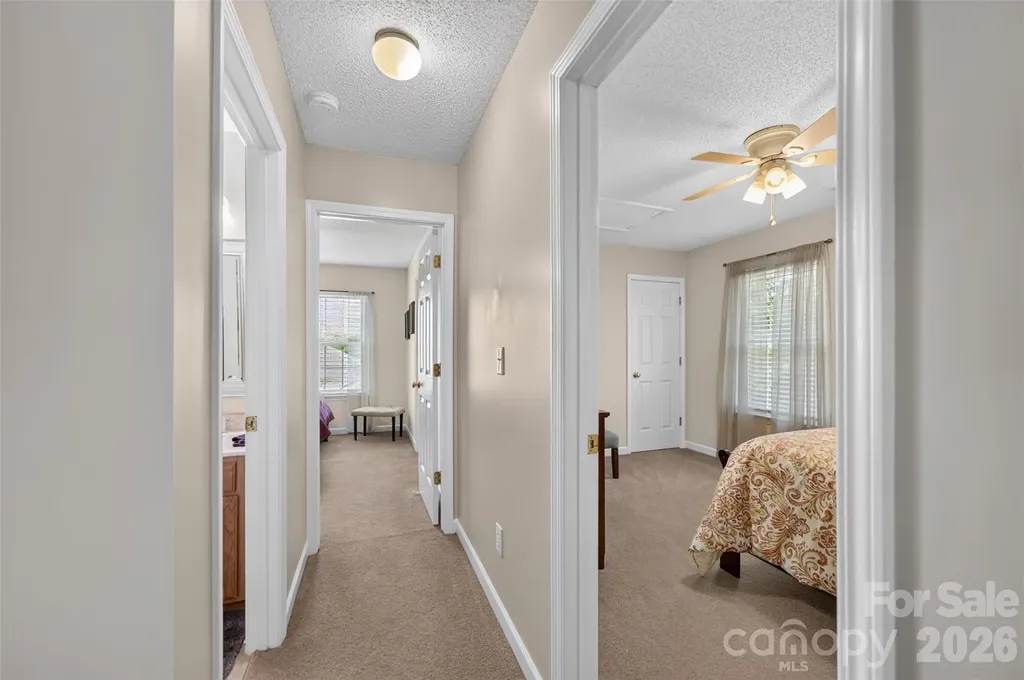 806 20th Avenue Place SE Hickory NC 28602