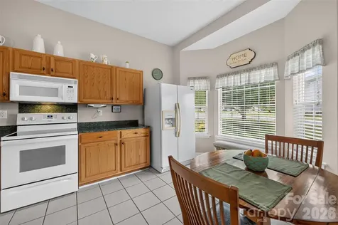 806 20th Avenue Place SE Hickory NC 28602