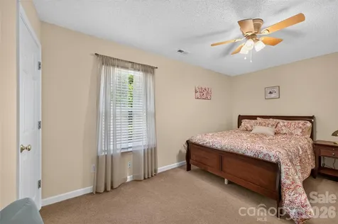 806 20th Avenue Place SE Hickory NC 28602