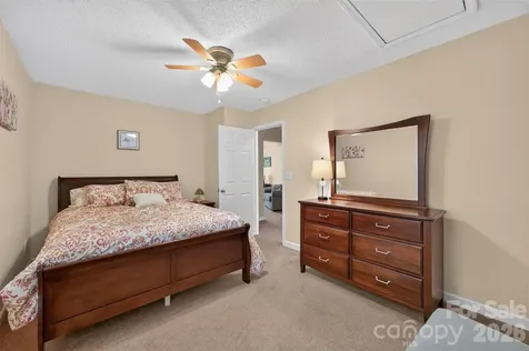 806 20th Avenue Place SE Hickory NC 28602